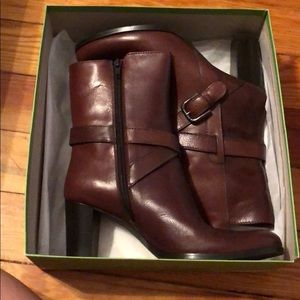 Gorgeous brown leather boots. Made in Italy.